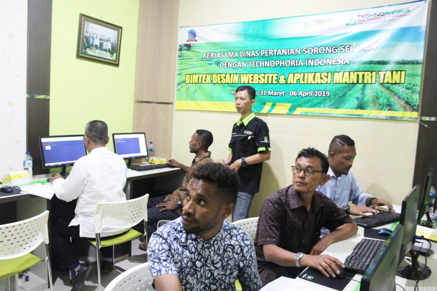 Dinas Pertanian Kabupaten Sorong Selatan Pelatihan Desain Web dan Grafis