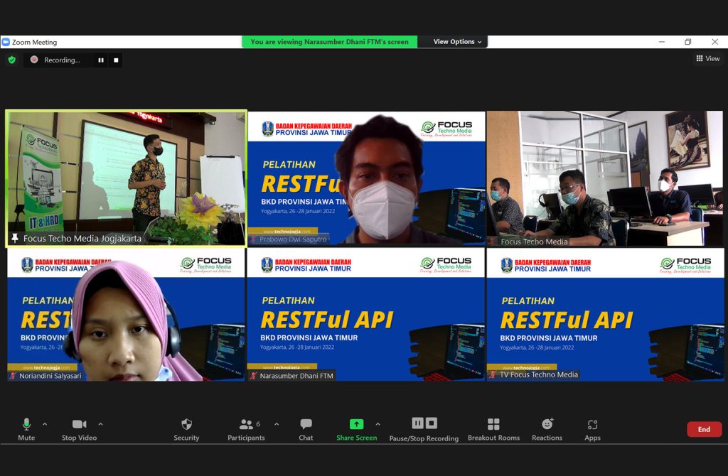 pelatihan web programming restful api